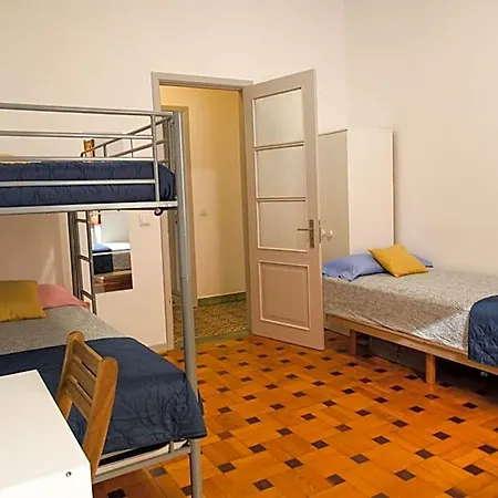 Hotel Moradia De *